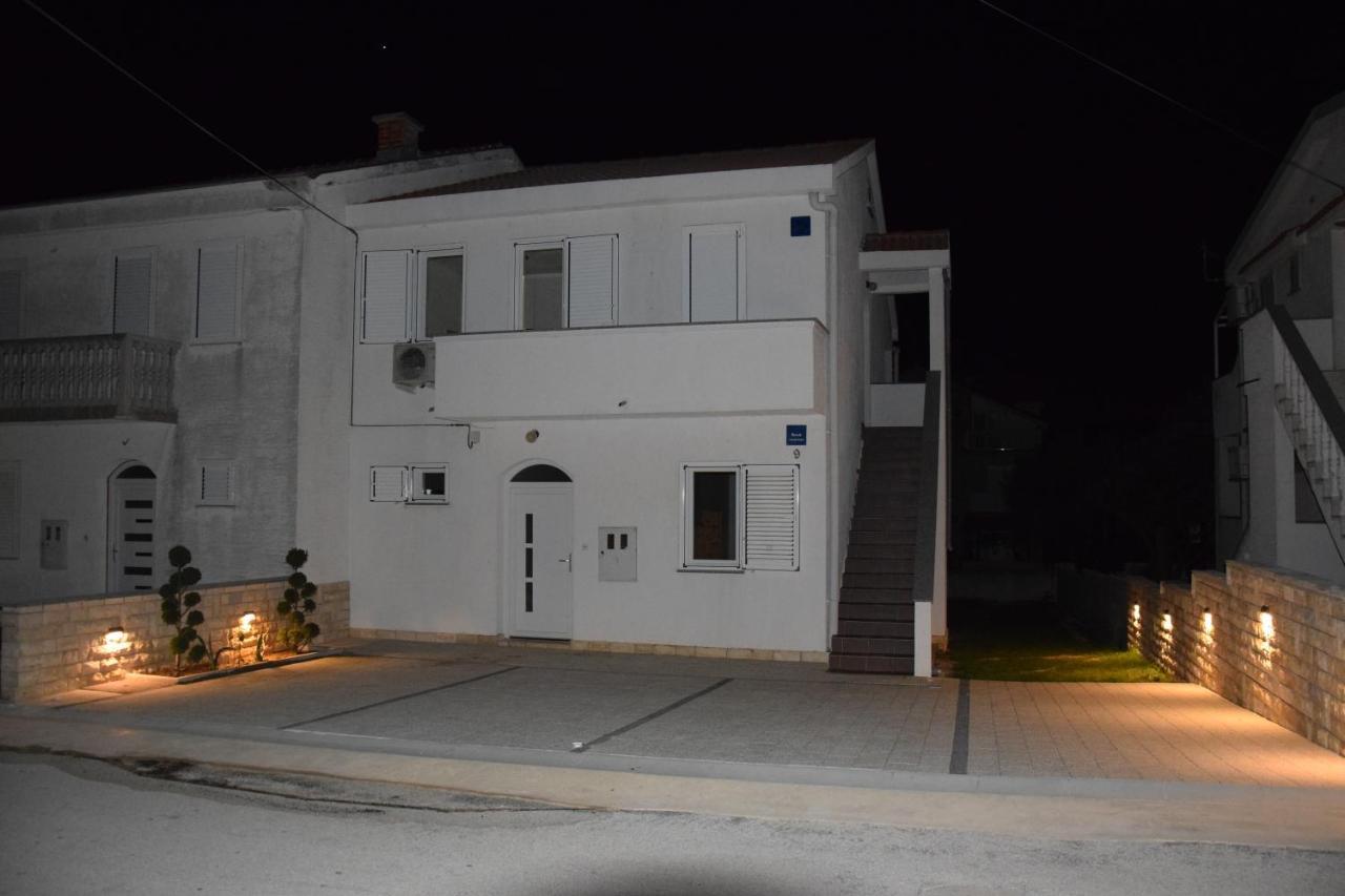 Apartment Bogdan 2 Povljana Exterior foto